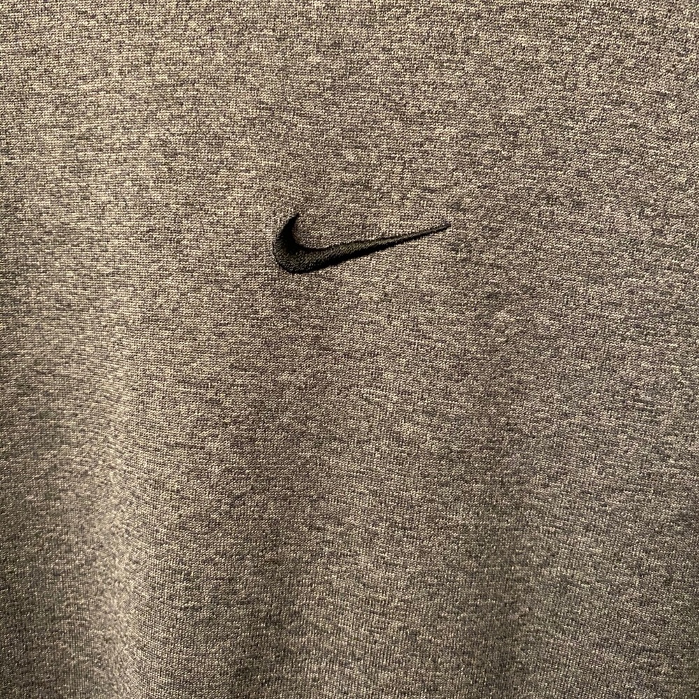 Nike-Grey Polyester‎ Dri-Fit - Picture 2 of 7